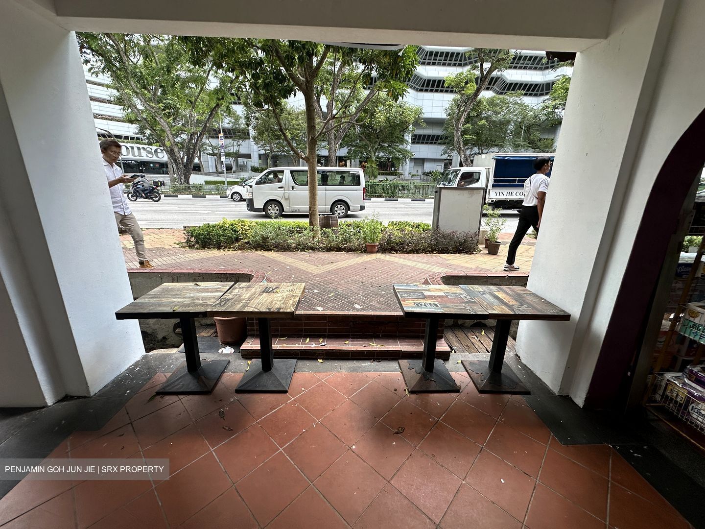 Beach Road (D7), Retail #508239221